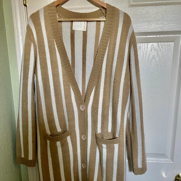 Sweater - Picture 1 of 4